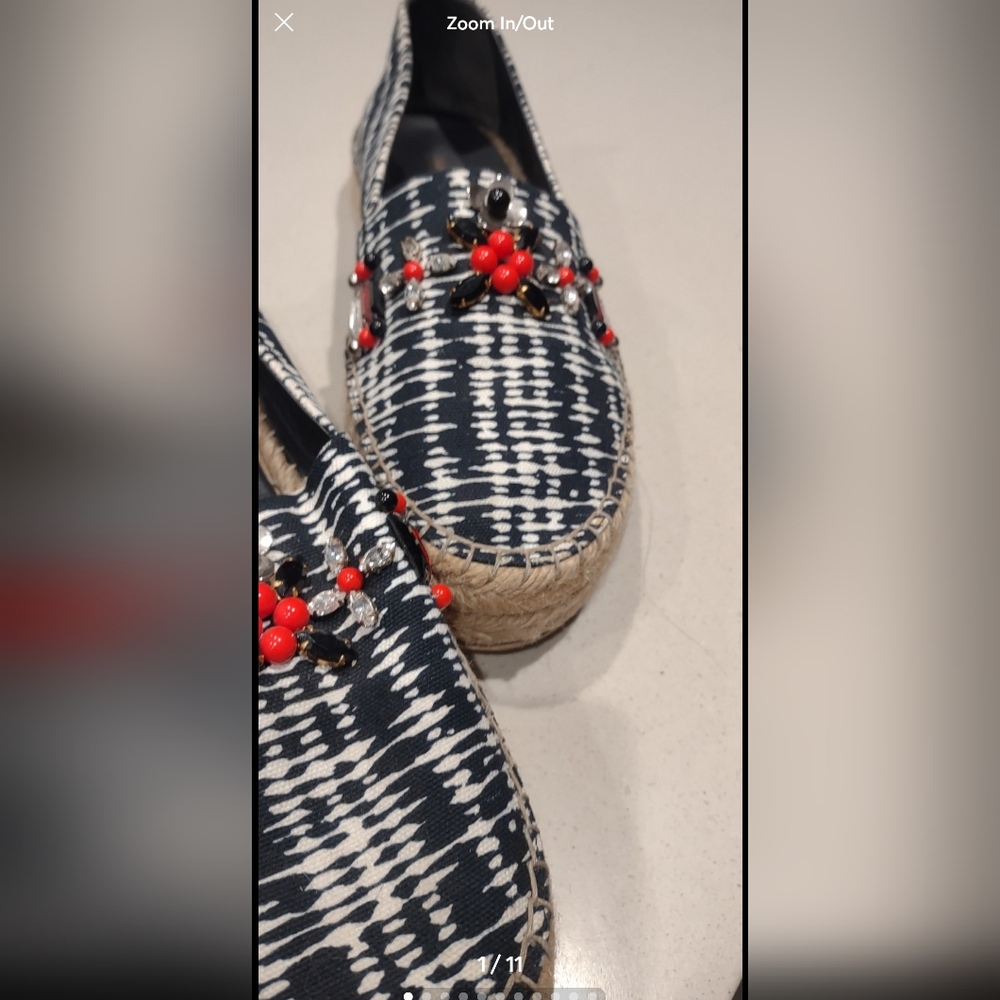 Louis Vuitton, Pre-loved Great Condition No Broken Parts.Sz81/2..